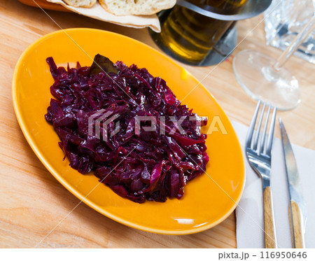 Braised red cabbage Braised red cabbage 116950646