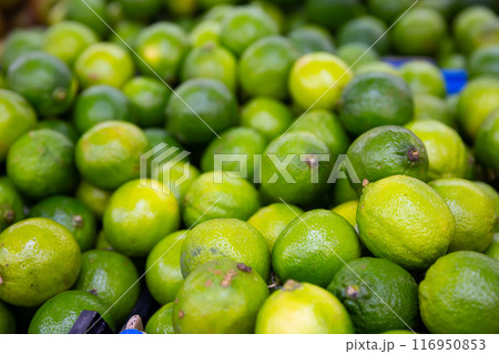 Lime fruit at grocery store 116950853