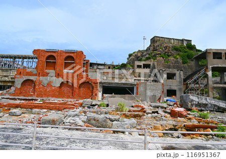 軍艦島　端島炭鉱　総合事務所跡　第二竪坑入坑桟橋跡　長崎市 116951367