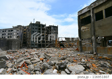 軍艦島 端島炭鉱 30号棟 仕上工場 長崎市 軍艦島 端島炭鉱 30号棟 仕上工場 長崎市 116951807