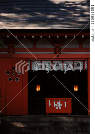 鎌倉:歴史を感じる荏柄天神社の美しい本殿 116951891