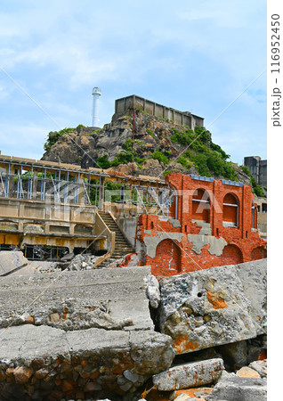 軍艦島　端島炭鉱　総合事務所跡と3号棟　長崎市 116952450