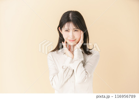 女性　スキンケア 116956789