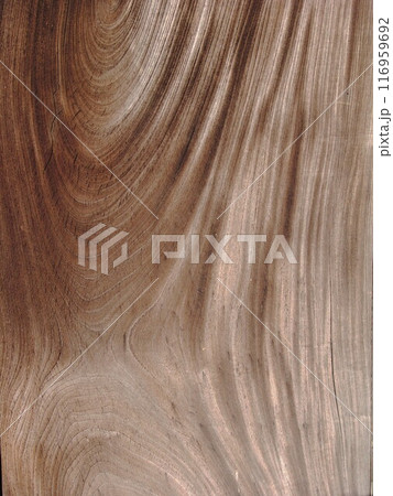 寺山門の古い円柱のテクスチャ 116959692