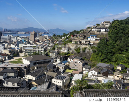 映画「海猿」のロケ地で有名な両城の200階段と呉の町並み 116959843