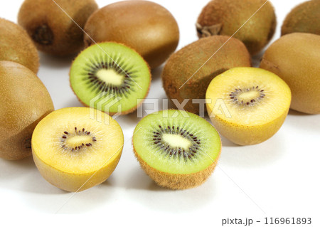 カットされたキウイフルーツ 116961893
