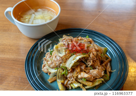 おいしい肉野菜炒め 116963377