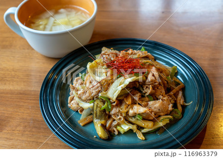 おいしい肉野菜炒め 116963379
