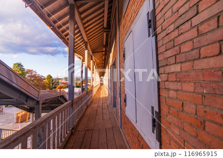 【群馬県】世界遺産・富岡製糸場 国宝東置繭所 【群馬県】世界遺産・富岡製糸場 国宝東置繭所 116965915