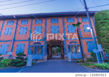 【群馬県】世界遺産・富岡製糸場　国宝東置繭所 116965923