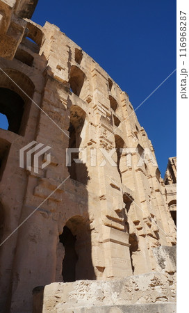 エル・ジェム円形闘技場の外観【チュニジア】 116968287