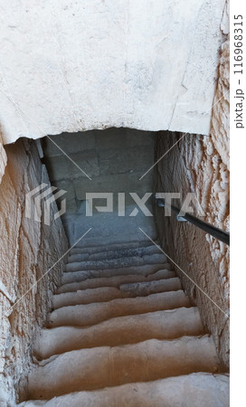 エル・ジェム円形闘技場の地下へ降りる階段【チュニジア】 エル・ジェム円形闘技場の地下へ降りる階段【チュニジア】 116968315