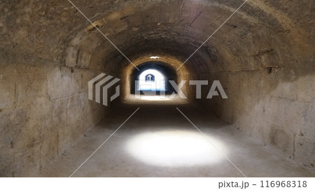 エル・ジェム円形闘技場の地下通路【チュニジア】 116968318