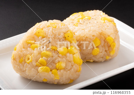 とうもろこし　おむすび　バター醤油 116968355