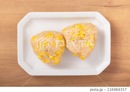 とうもろこし　おむすび　バター醤油 116968357