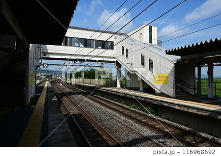 馬堀駅（山陰本線）の相対式ホーム 116968692
