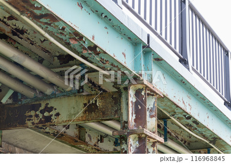 老朽化した橋梁 116968845