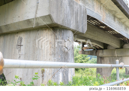 老朽化した橋梁 116968859