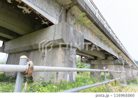 老朽化した橋梁 116968860