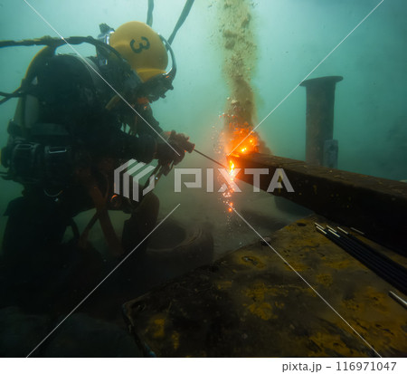 Underwater oxy-fuel in deep ocean depths 116971047