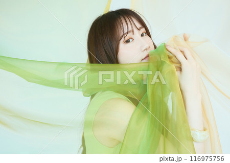 夏の女性ポートレート 夏の女性ポートレート 116975756