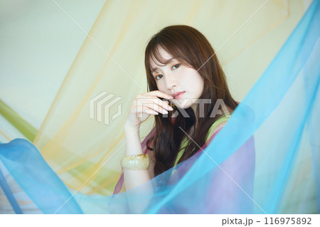 夏の女性ポートレート 116975892