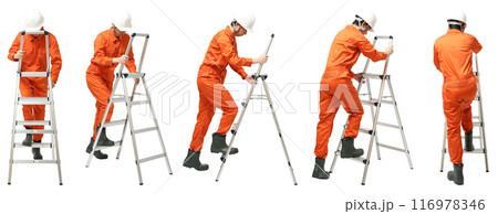 ヘルメット作業着の建設工事工場つなぎで梯子の男性の全身人物切り抜き素材 ヘルメット作業着の建設工事工場つなぎで梯子の男性の全身人物切り抜き素材 116978346