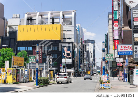 名古屋市中区錦・栄　錦通伊勢町　交差点　伊勢町通 錦3丁目の繁華街 116981851