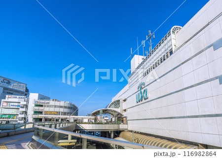 日本の茅ヶ崎都市景観 東海道本線と相模線の2路線が乗り入れている茅ケ崎駅＝令和6年7月21日 116982864