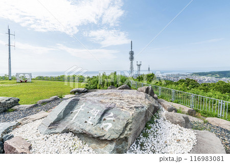 北海道留萌市　留萌市内が一望できる千望台 116983081