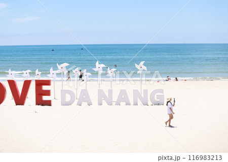 my khe beach and hotel is built near the beac in Da Nang, new resort city in middle vietnam 116983213