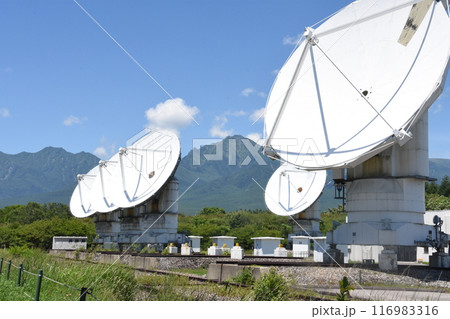 国立天文台 野辺山宇宙電波観測所の10mミリ波干渉計と八ヶ岳 116983316