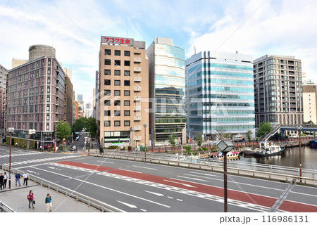 さくらみらいばしから見下ろす弁天橋の風景 116986131