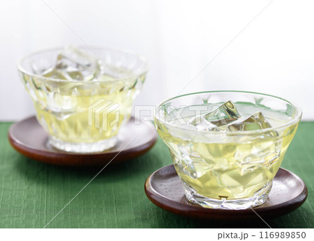 冷たい緑茶 116989850