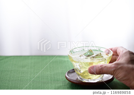 冷たい緑茶 冷たい緑茶 116989858