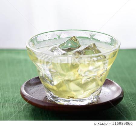 冷たい緑茶 116989860