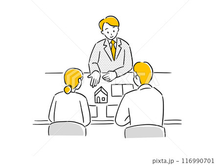 夫婦に住宅の説明をする不動産屋 夫婦に住宅の説明をする不動産屋 116990701