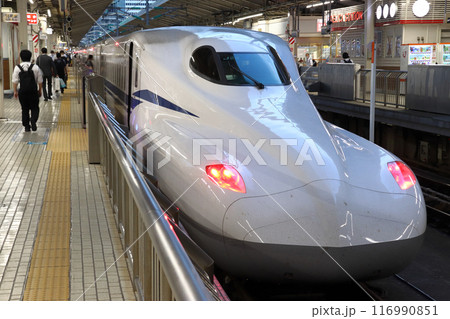 東京駅に停車中の東海道新幹線N700S系 東京駅に停車中の東海道新幹線N700S系 116990851