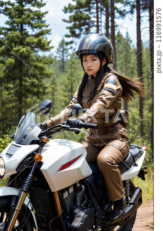 バイクに乗る女性 116991576