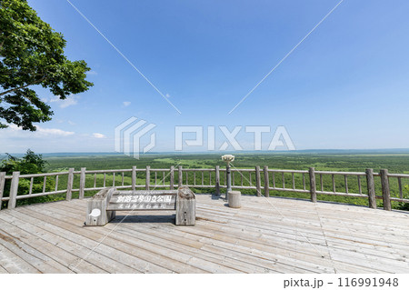 北海道釧路町 北斗展望台から望む夏の釧路湿原国立公園 北海道釧路町 北斗展望台から望む夏の釧路湿原国立公園 116991948