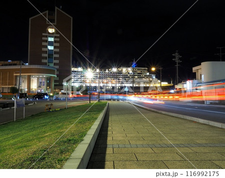 静岡県　ハーバーライトとクイーンエリザベス　4月 116992175