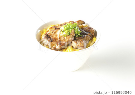 きじ焼き丼、焼き鳥丼、親子丼、白背景で撮影 きじ焼き丼、焼き鳥丼、親子丼、白背景で撮影 116993040