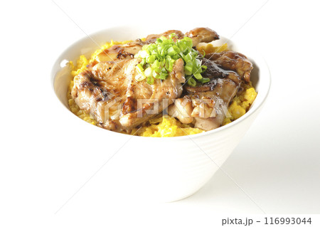 きじ焼き丼、焼き鳥丼、親子丼、白背景で撮影 きじ焼き丼、焼き鳥丼、親子丼、白背景で撮影 116993044