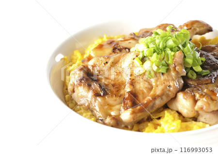 きじ焼き丼、焼き鳥丼、親子丼、白背景で撮影 116993053