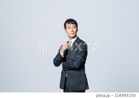 エグゼクティブなビジネスマン 116993150