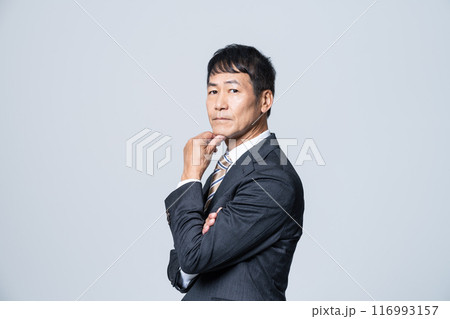 エグゼクティブなビジネスマン 116993157