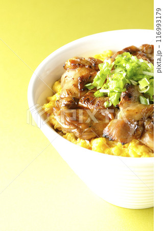 きじ焼き丼、焼き鳥丼、親子丼 116993179