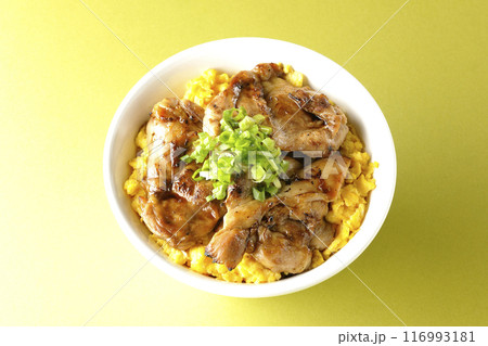 きじ焼き丼、焼き鳥丼、親子丼 116993181