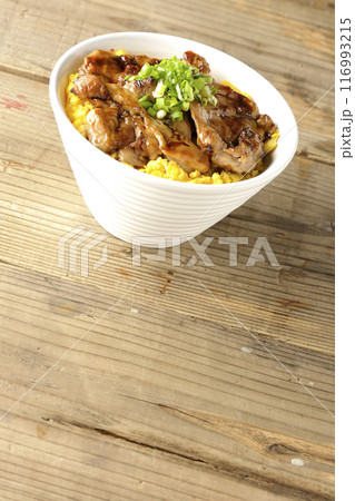 きじ焼き丼、焼き鳥丼、親子丼 116993215