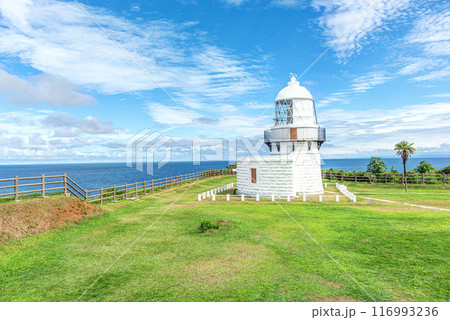 石川県珠洲市　能登半島の最先端の禄剛埼灯台 116993236